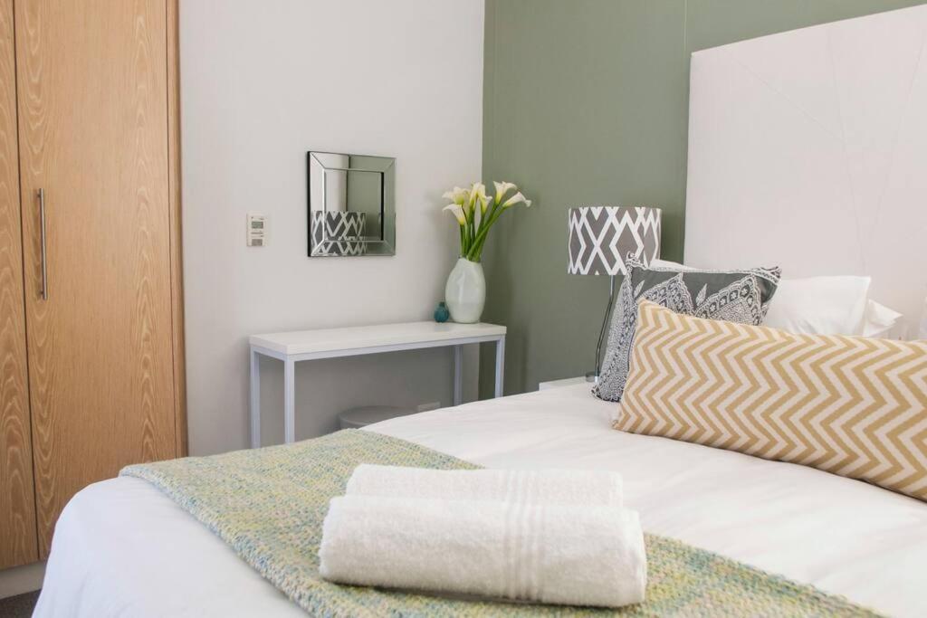 Lovely 1-bedroom De Waterkant With Parking And Wifi Appartement Le Cap
