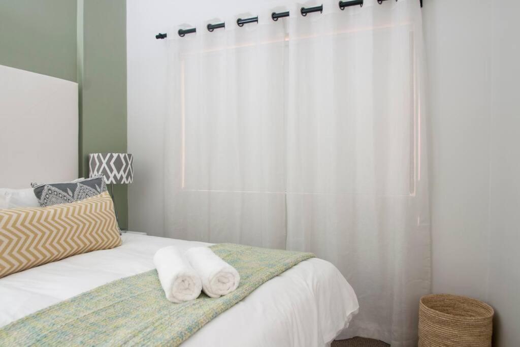Lovely 1-bedroom De Waterkant With Parking And Wifi Le Cap