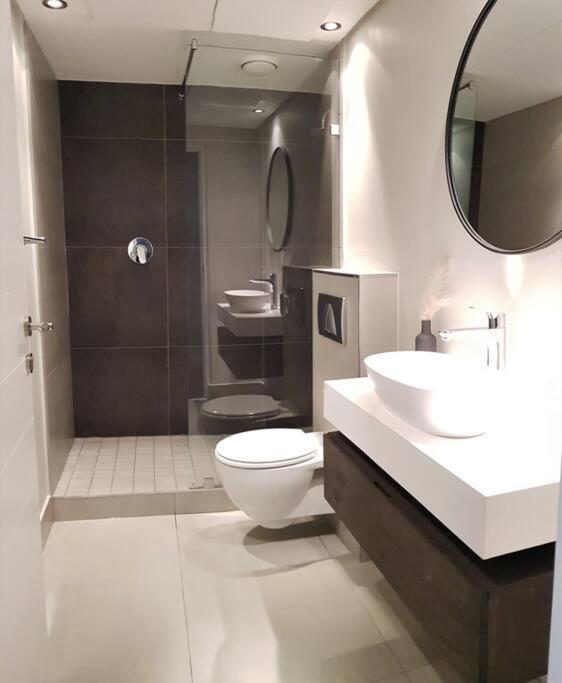 Lovely 1-bedroom De Waterkant With Parking And Wifi