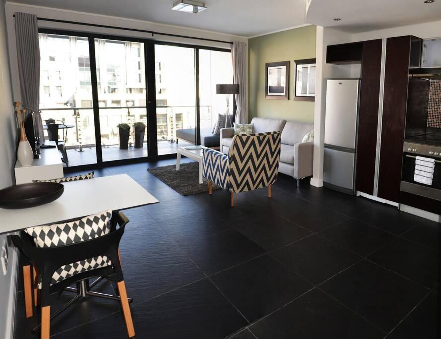 Lovely 1-bedroom De Waterkant With Parking And Wifi Le Cap